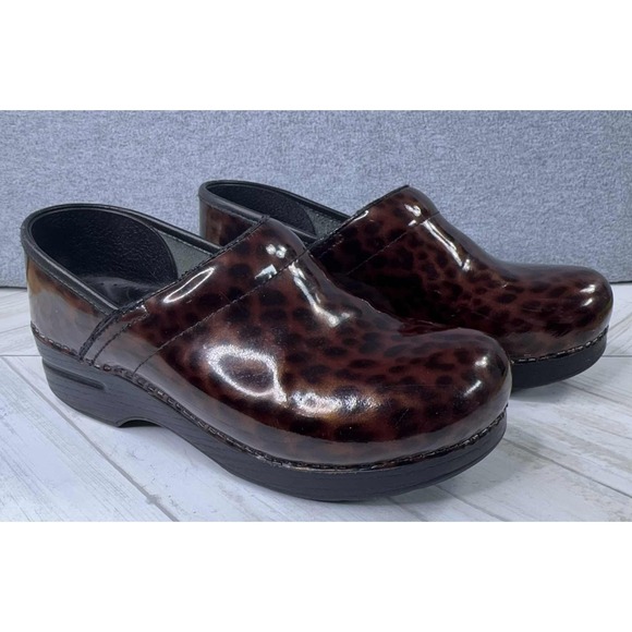 Dansko Professional Patent Brown Tortoise Shell Clogs Size 38/US 7.5-8 RN Medic - Picture 1 of 14